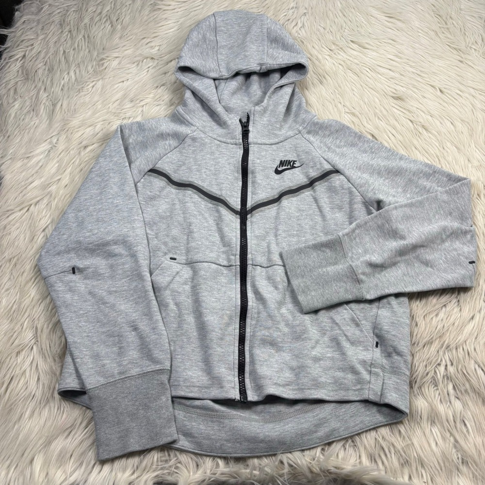 Nike Boy's Youth L Gray Loose Fit Windrunner Zip Front Hoodie